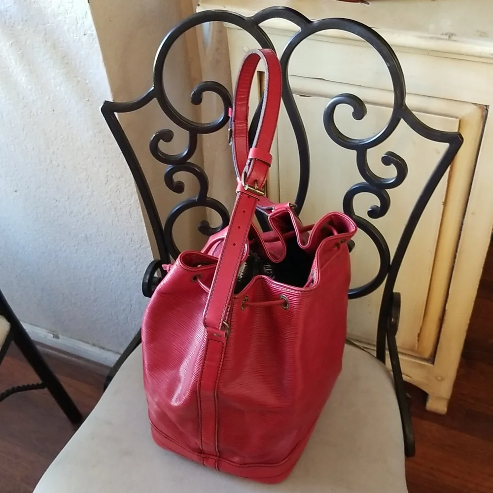 EXQUISITE SHOULDER BAG - Picture 11 of 16
